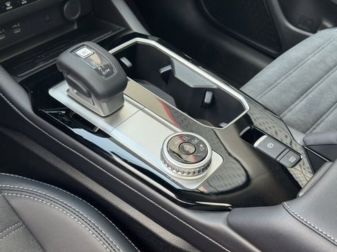 New 2025 Mitsubishi Outlander SE image 16