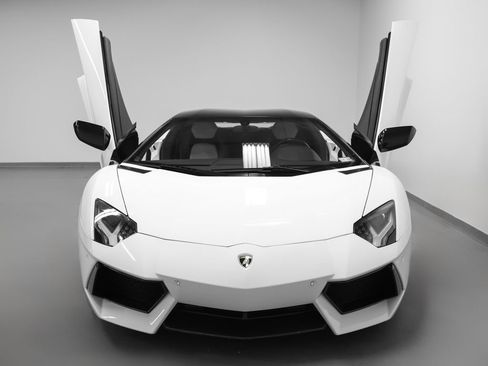 Used 2014 Lamborghini Aventador LP 700-4 image 19