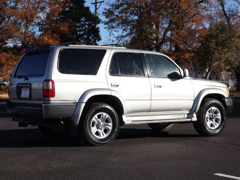 Used 2000 Toyota 4Runner SR5 w/ Upgrade Value Pkg 4 image 5