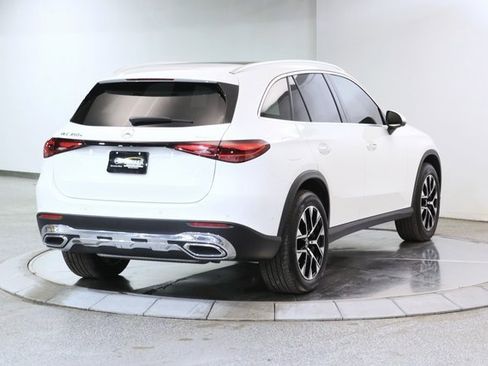 Used 2025 Mercedes-Benz GLC 350e 4MATIC image 13