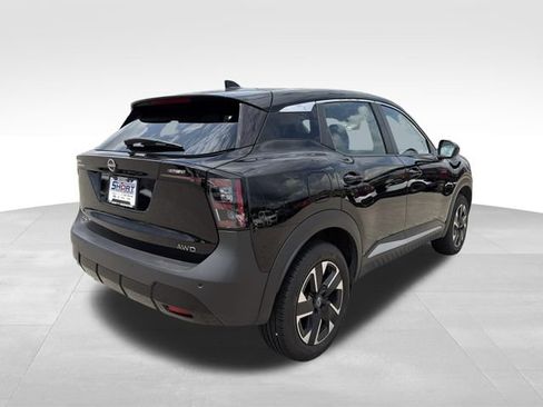 Used 2025 Nissan Kicks SV AWD/4WD image 5