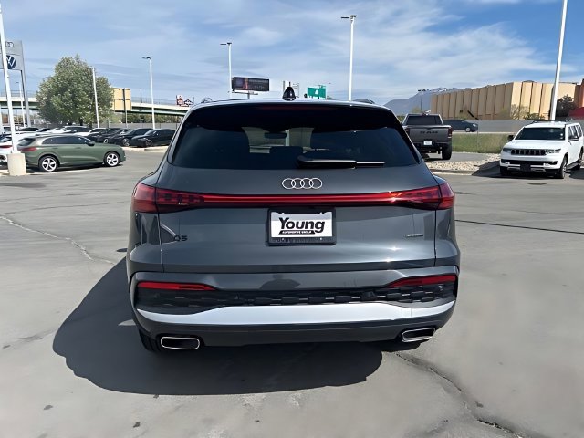 Used 2025 Audi Q5 Premium w/ Convenience Package AWD/4WD image 4