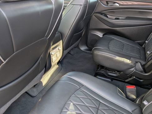 Used 2024 Buick Enclave Avenir image 17