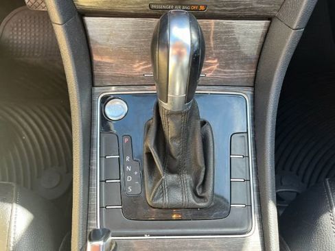 Used 2016 Volkswagen Passat 1.8T SE FWD image 23