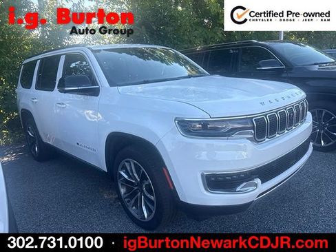 Used 2024 Jeep Wagoneer Series III w/ Premium Group I AWD/4WD image 5
