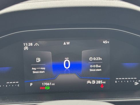 Used 2025 Volkswagen Jetta SE image 40