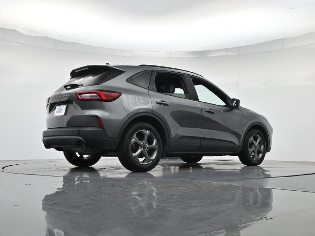 Certified 2025 Ford Escape ST-Line FWD image 34