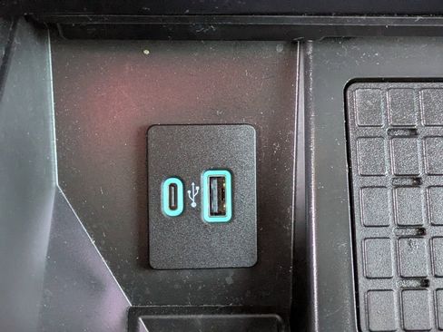 Used 2023 Ford F150 Lariat w/ Equipment Group 502A High image 23