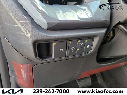 New 2027 Kia Seltos S FWD image 21