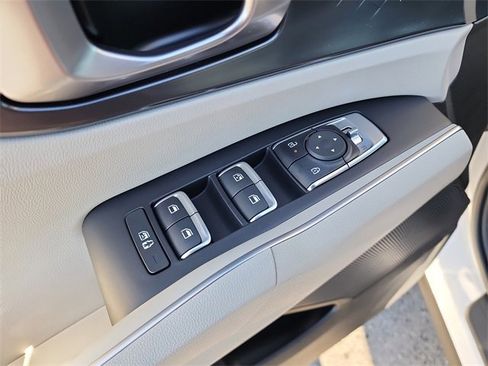 New 2026 Kia Sorento S w/ S Panoramic Sunroof Package image 11