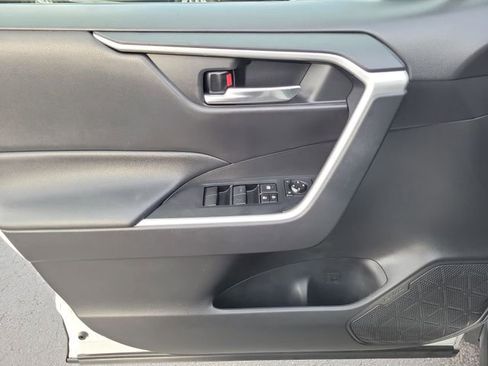Used 2021 Toyota RAV4 XLE image 20