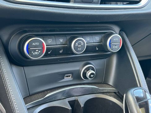 Used 2019 Alfa Romeo Stelvio Ti w/ Nero Edizione AWD/4WD image 31