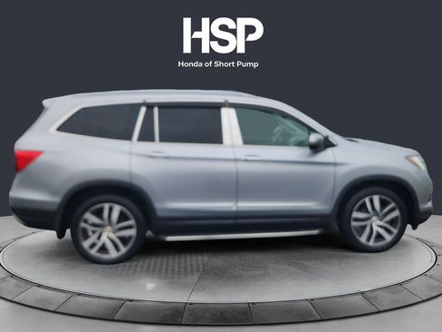 Used 2017 Honda Pilot Elite image 6