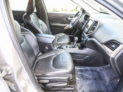 Used 2018 Jeep Cherokee Limited image 15