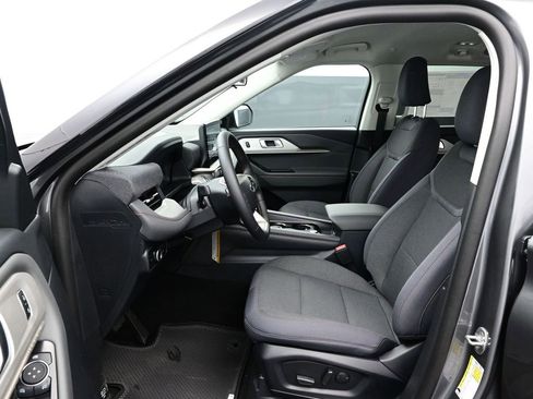 New 2026 Ford Explorer Active RWD image 13