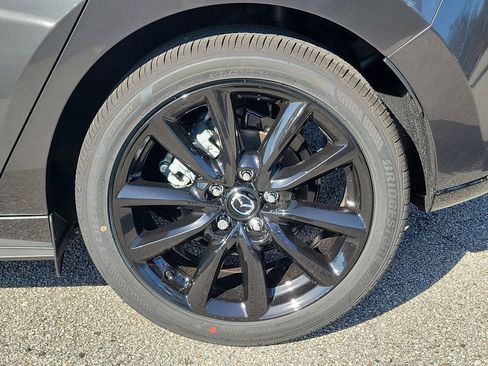 New 2026 MAZDA MAZDA3 Hatchback w/Premium Plus Pkg image 6