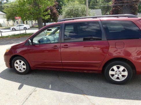 Used 2007 Toyota Sienna CE FWD image 4