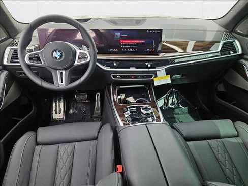 New 2026 BMW X7 M60i image 14