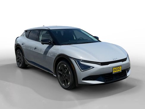 New 2026 Kia EV6 Wind RWD image 7