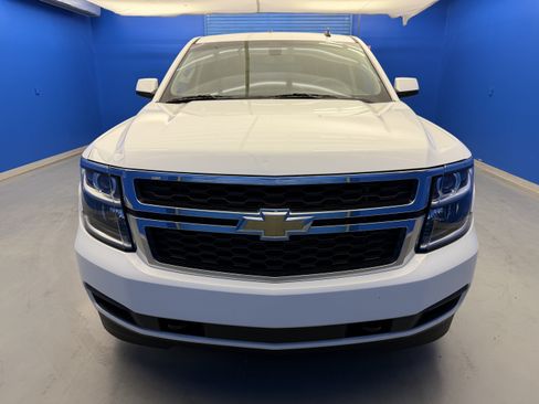 Used 2015 Chevrolet Suburban 4WD image 3