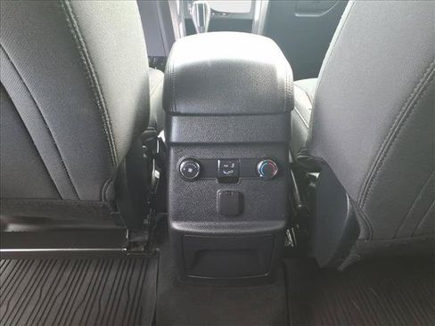 Used 2019 Ford Explorer XLT AWD/4WD image 31