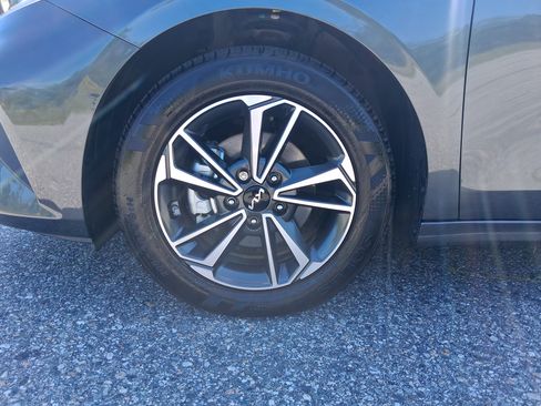 Certified 2024 Kia Forte LXS w/ LXS Technology Package FWD image 12