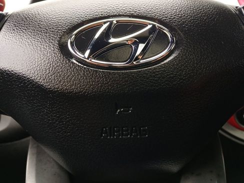 Used 2019 Hyundai Veloster Turbo FWD image 5