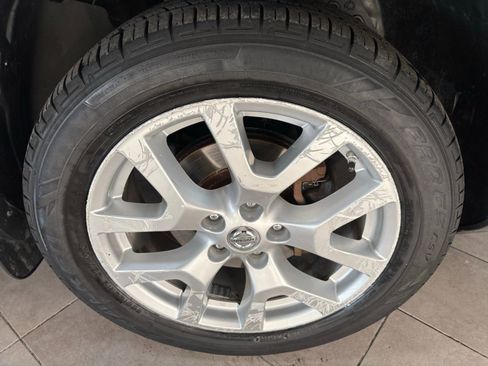 Used 2011 Nissan Rogue SV w/ SL Pkg image 9