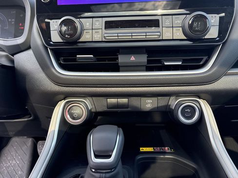 Used 2026 Toyota Grand Highlander XLE image 17