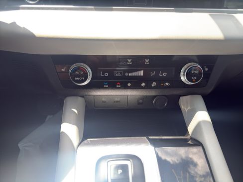 Used 2024 Mitsubishi Outlander SEL Black Edition FWD image 22