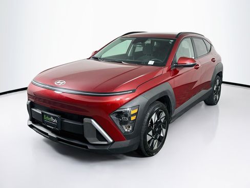 Used 2025 Hyundai Kona SEL FWD image 3