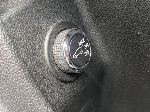 Used 2025 Cadillac XT4 Premium Luxury FWD image 36