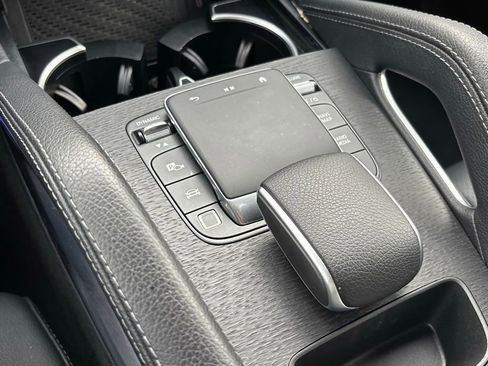 Used 2025 Mercedes-Benz GLE 450 4MATIC image 18