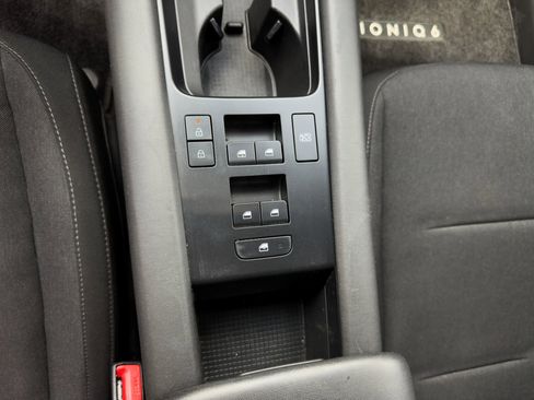 Used 2024 Hyundai Ioniq 6 SE RWD image 55