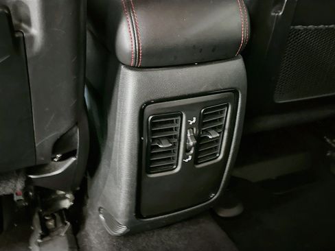 Used 2025 Dodge Durango GT AWD/4WD image 28