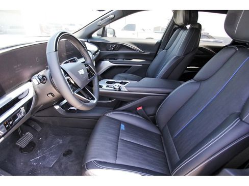 New 2026 Cadillac Lyriq Signature Luxury image 6