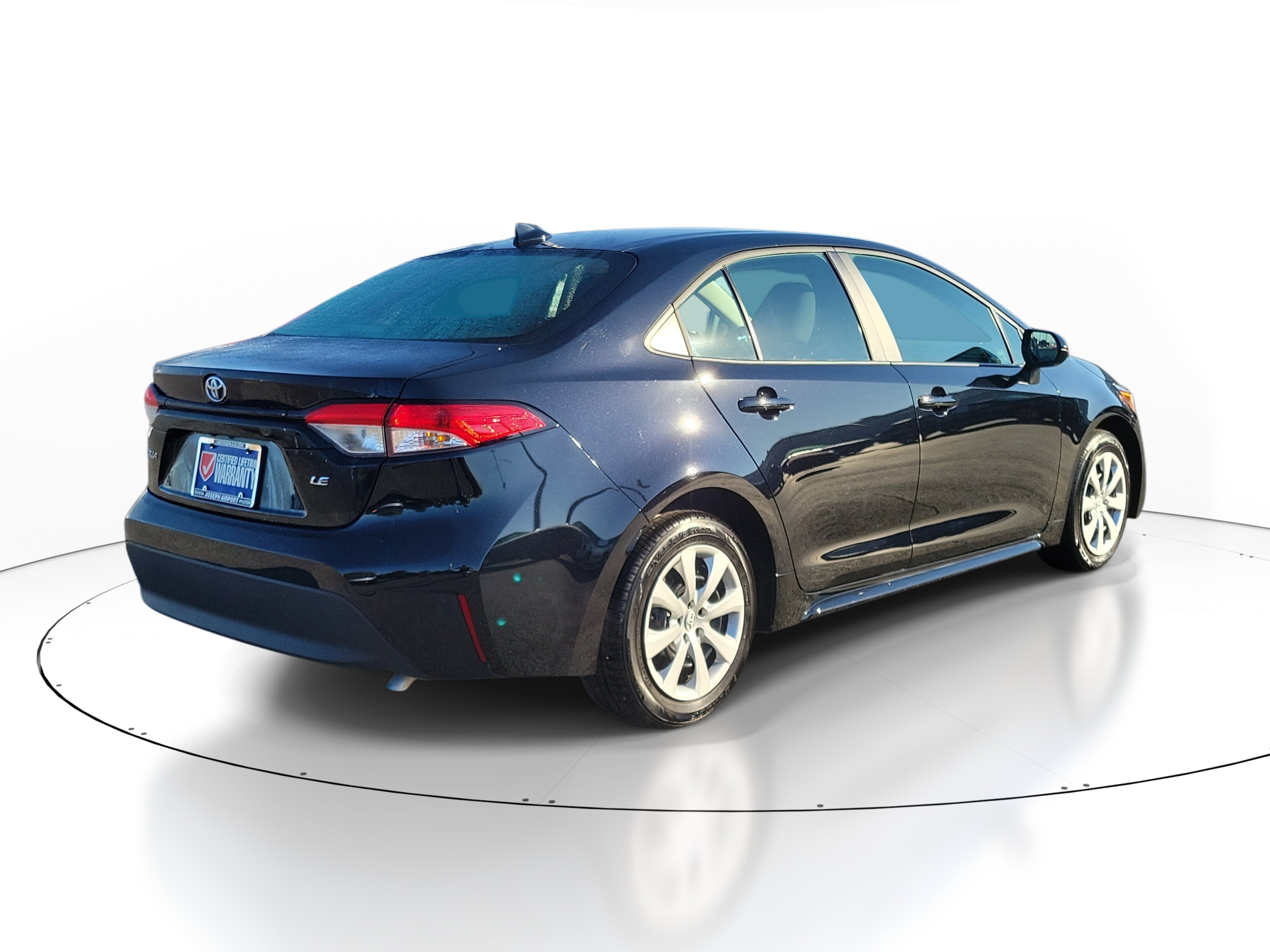 Used 2026 Toyota Corolla LE FWD image 4