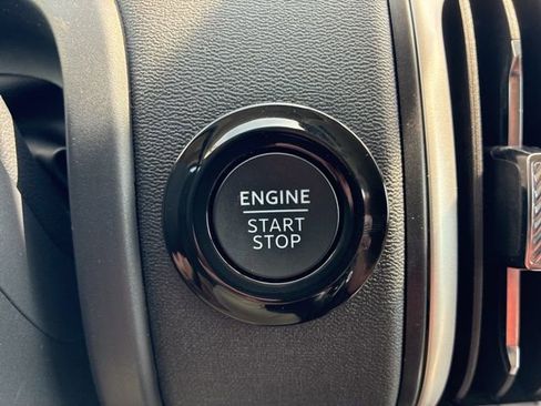 Used 2025 Ford Expedition Active AWD/4WD image 45