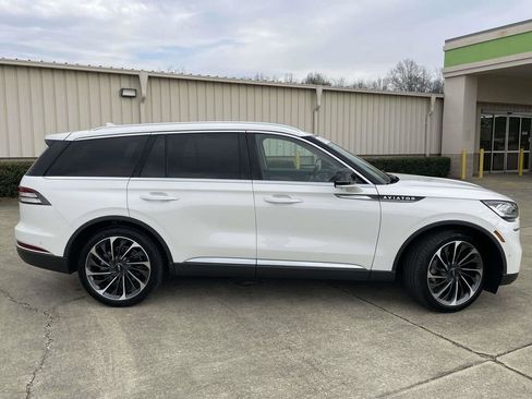 Used 2023 Lincoln Aviator Reserve w/ Equipment Group 201A image 2