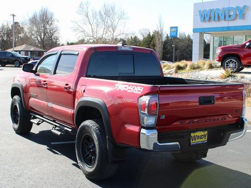 Used 2021 Toyota Tacoma TRD Off-Road AWD/4WD image 5
