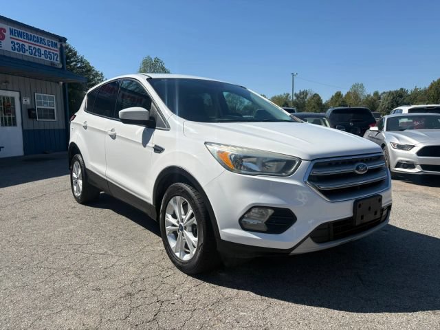 Used 2017 Ford Escape SE FWD image 7