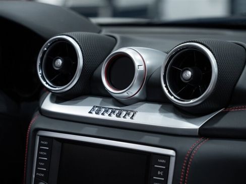 Used 2016 Ferrari California T RWD image 63