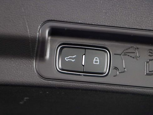 Used 2022 Ford Explorer ST w/ ST Street Pack image 31