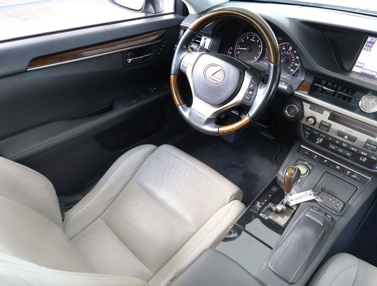 Used 2014 Lexus ES 350 FWD image 15
