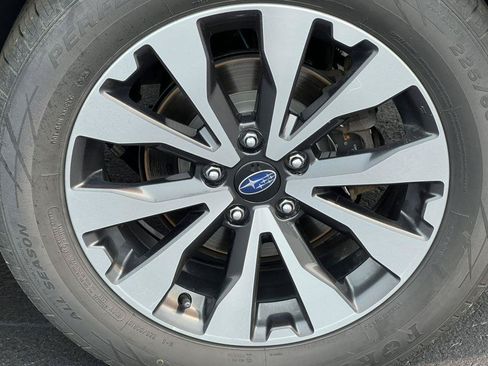 Used 2017 Subaru Outback 3.6R Limited AWD/4WD image 7