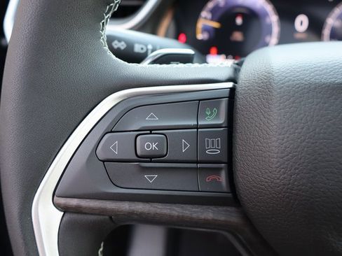 New 2025 Jeep Grand Cherokee Limited w/ Luxury Tech Group II image 15