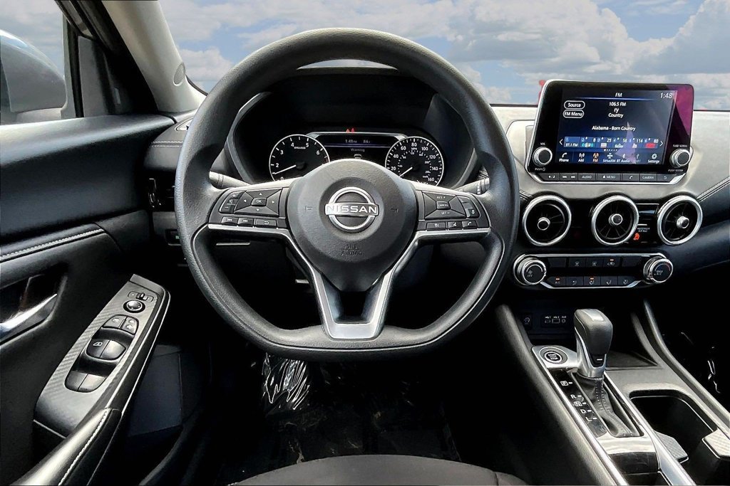 Used 2025 Nissan Sentra SV FWD image 10