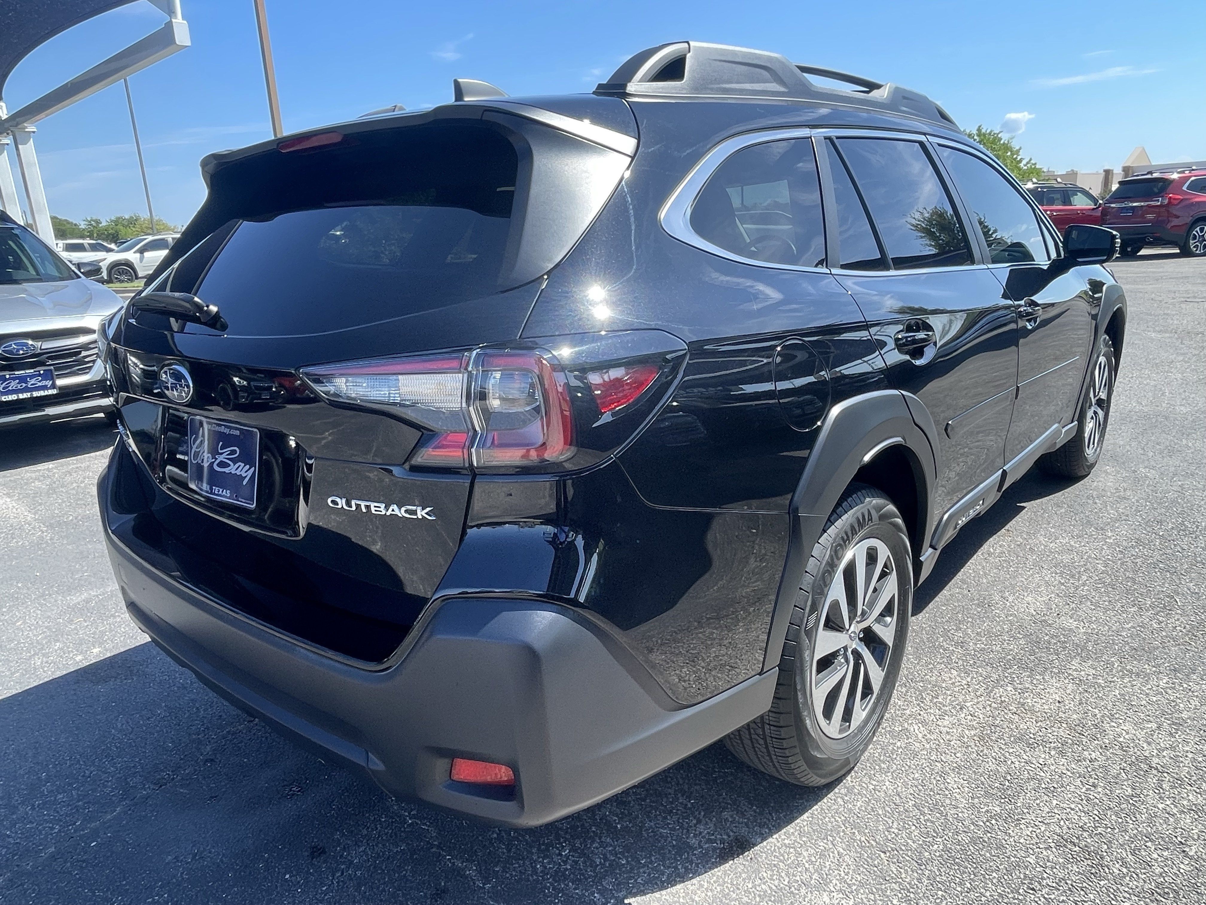 Used 2024 Subaru Outback Premium AWD/4WD image 7