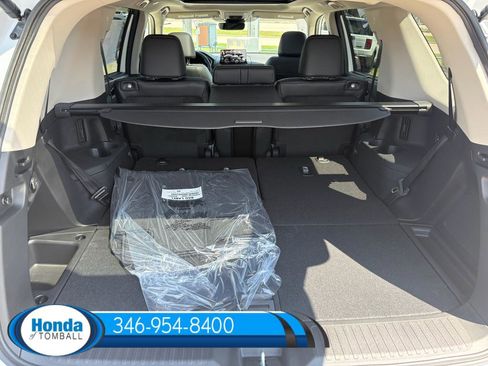 New 2025 Honda Pilot Touring image 18
