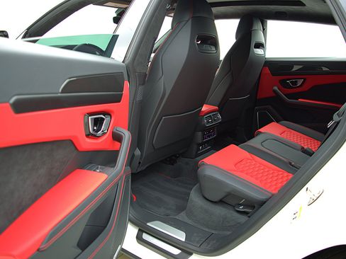 Used 2022 Lamborghini Urus AWD/4WD image 54